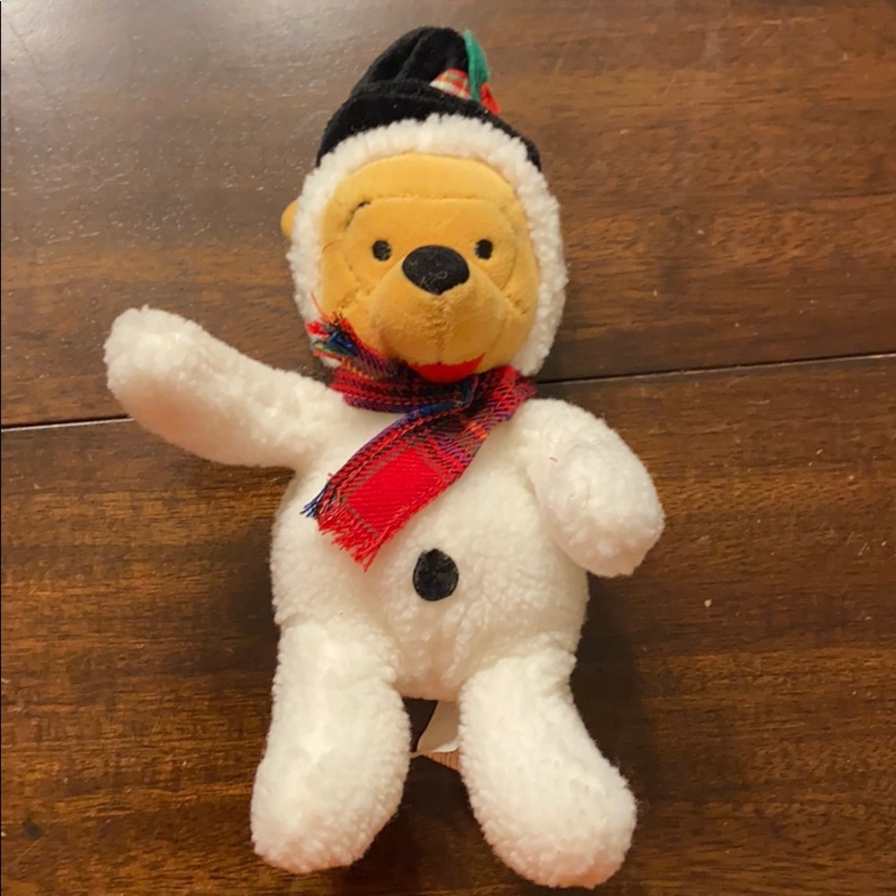 Disney Winnie the Pooh Snowman Pooh Mini Beanie